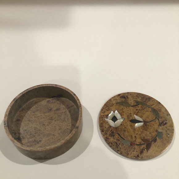 Genuine Stone Mother Of Pearl Inlay Vintage Jewelry /Trinket Box/ Vanity - Picture 2 of 6